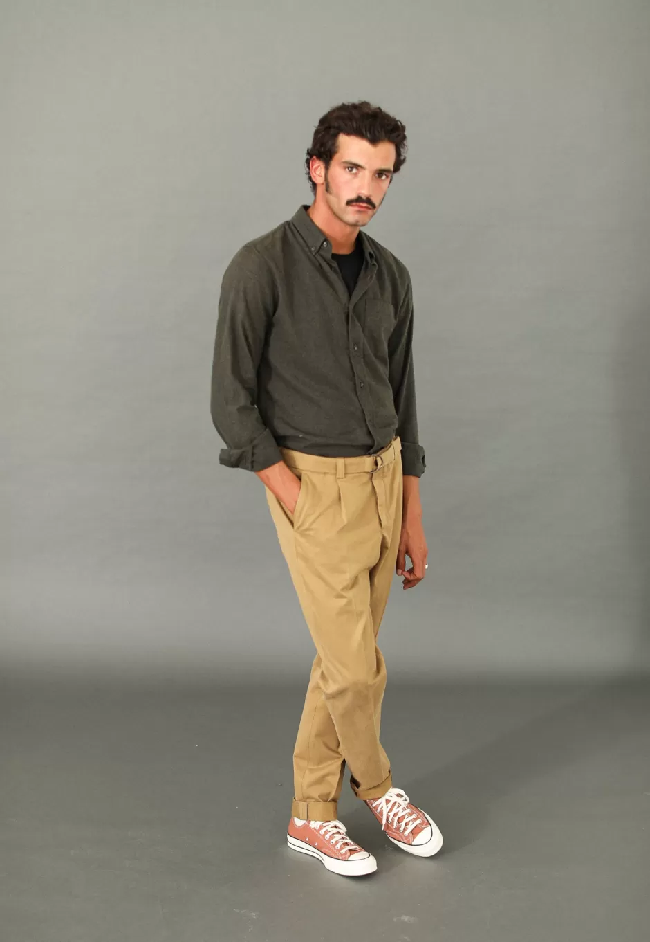 Best Drapeau Noir Chino Militaire à Pince Camel